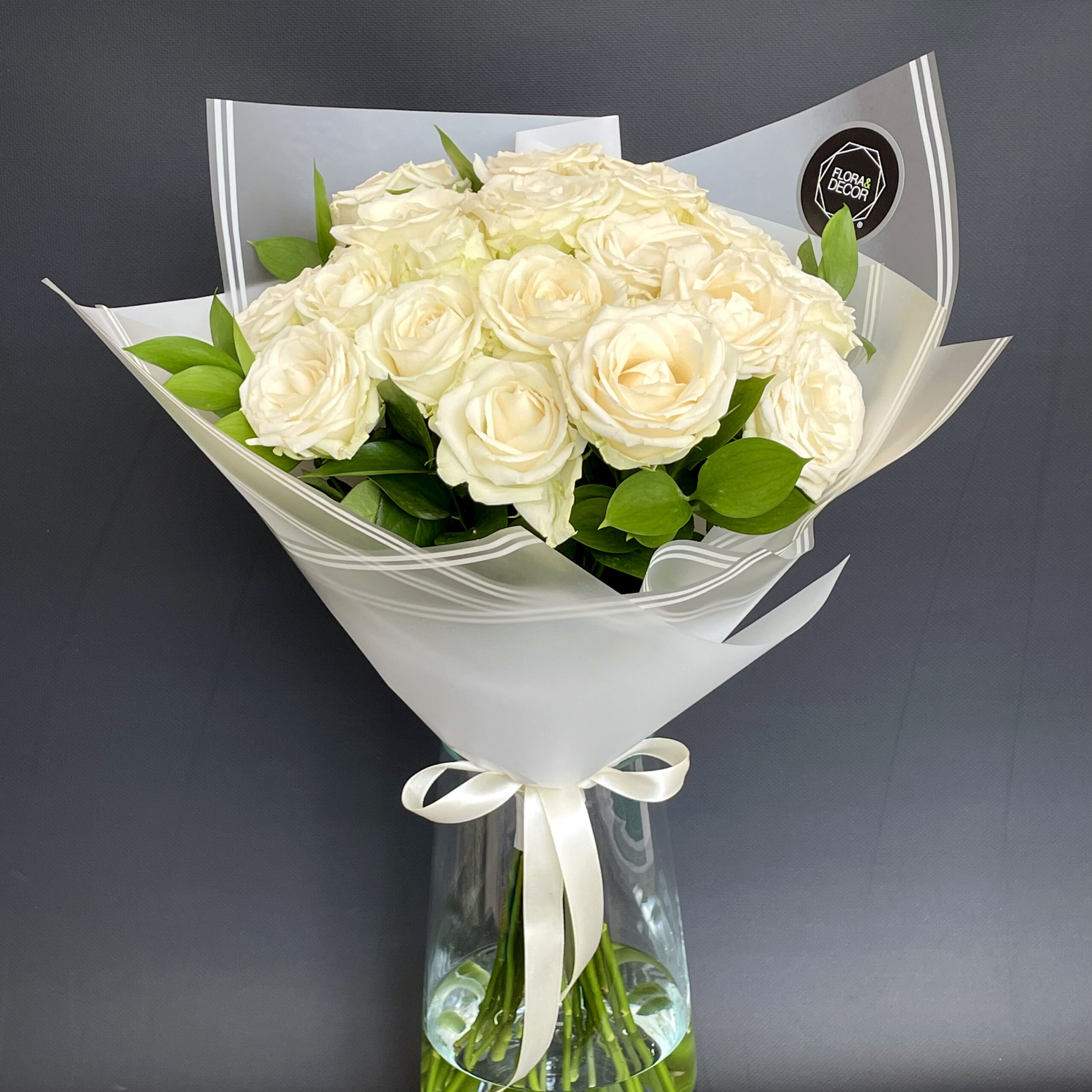19 White Premium Roses