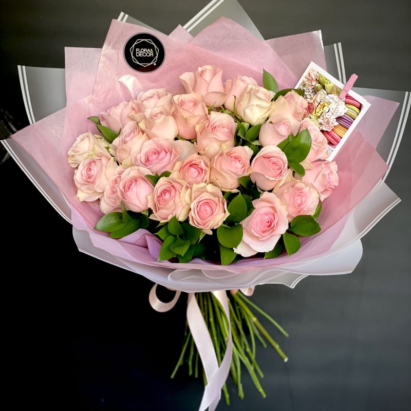 25 Pink Premium Roses