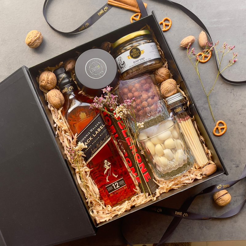 The Prestige Man Set with Black Label Whiskey